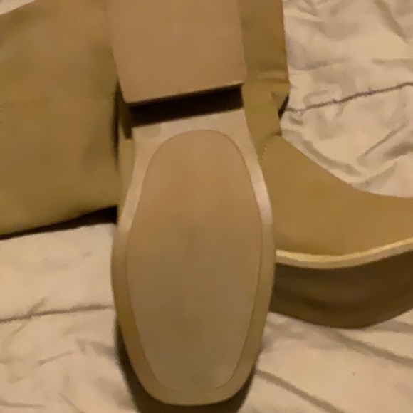 Boots boots - Picture 3 of 7